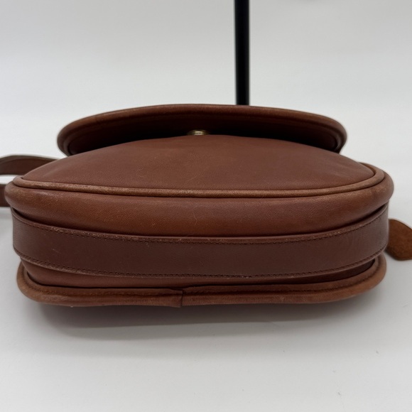Vintage Coach Casey 9923 British Tan Leather Crossbody Bag
